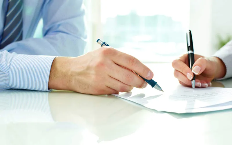 نصائح قانونية قبل التوقيع على العقود البنكية