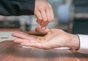 اجراءات دعوى الخلع في الشارقة